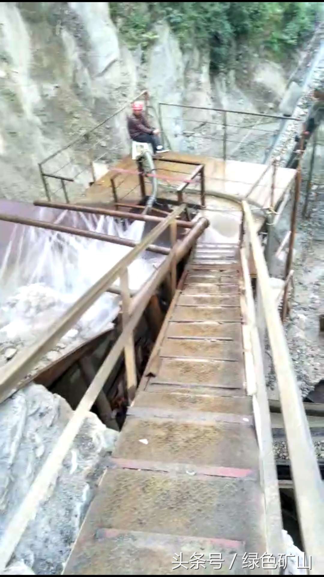 机制砂生产线主要设备选型及设计,让你随手就能打造一条环保线(图10) 机制砂生产线主要设备选型及设计,让你随手就能打造一条环保线(图10)