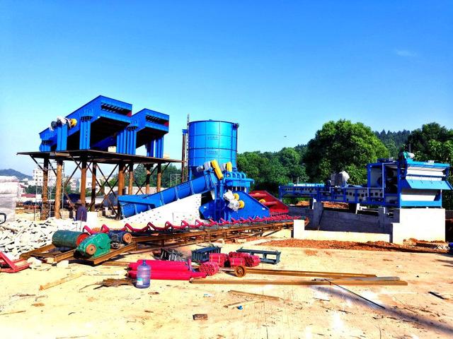 能够日产200吨的砂场泥浆脱水设备多少钱一台？(图1)