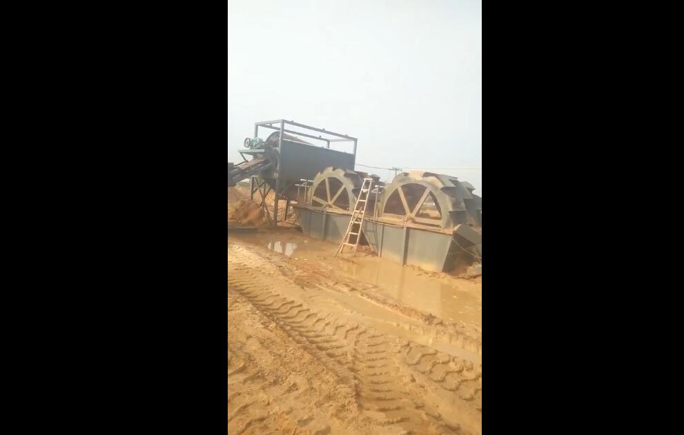 江西赣东矿机轮斗式洗砂机视频全自动小型洗砂机大型滚筒筛视频(图5)