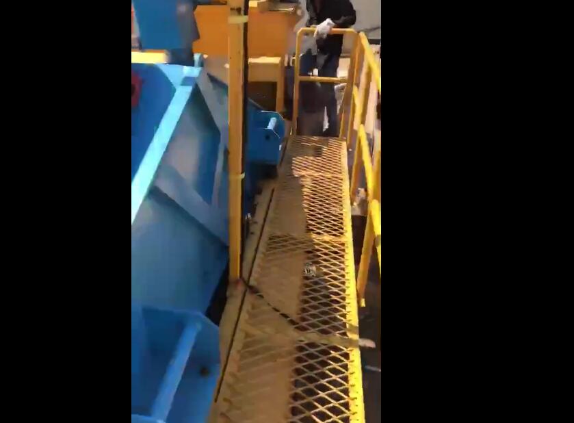 赣东矿机大型轮斗式水洗砂机视频全自动人工陆地式洗沙机工作视频(图4)
