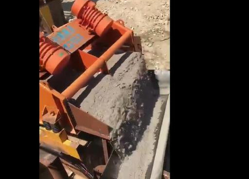 赣东矿机大型轮斗式水洗砂机视频全自动人工陆地式洗沙机工作视频(图3)