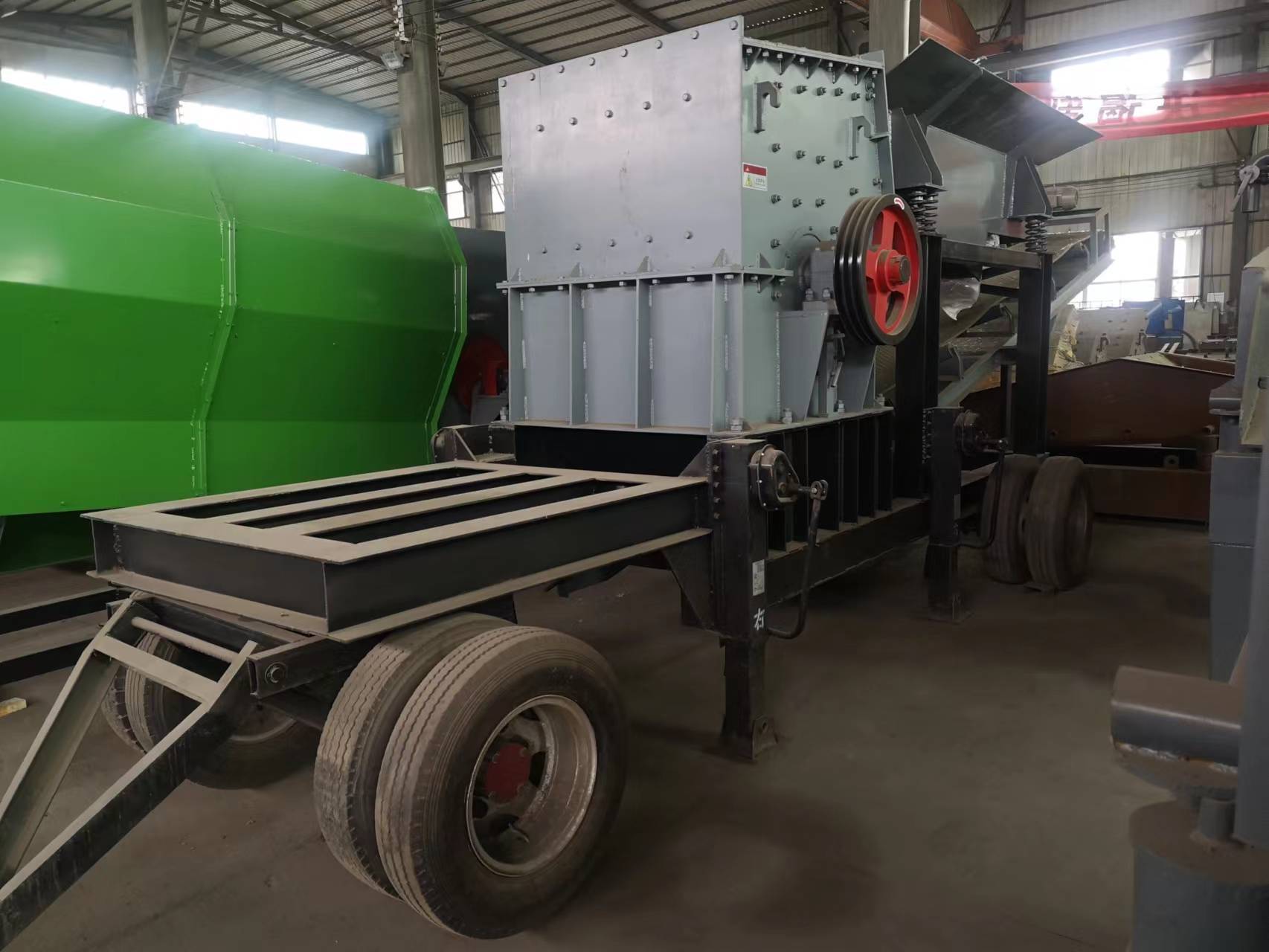 移动式制砂机的具体设备是什么?(图1) 移动式制砂机的具体设备是什么?(图1)