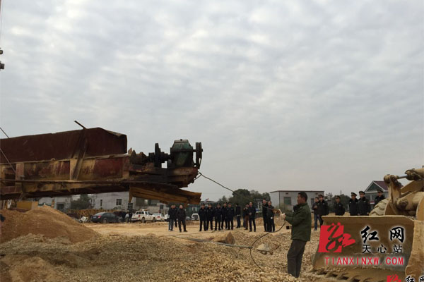 长沙市天心区多部门联合一举取缔7家非法洗砂场(图1)