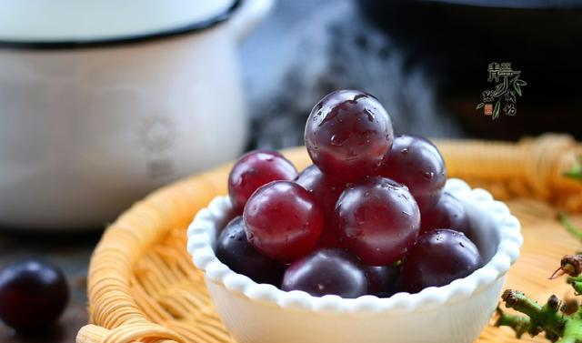 这才是葡萄的正确洗法，简单三步，连皮都可以放心吃(图1)