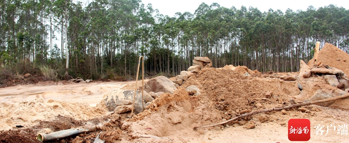 临高多部门联合执法取缔一非法洗沙点(图1)