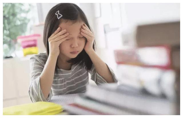 妈妈你为什么有“小翅膀”？孩子洗澡时好奇地提问，母亲这么回答(图6)