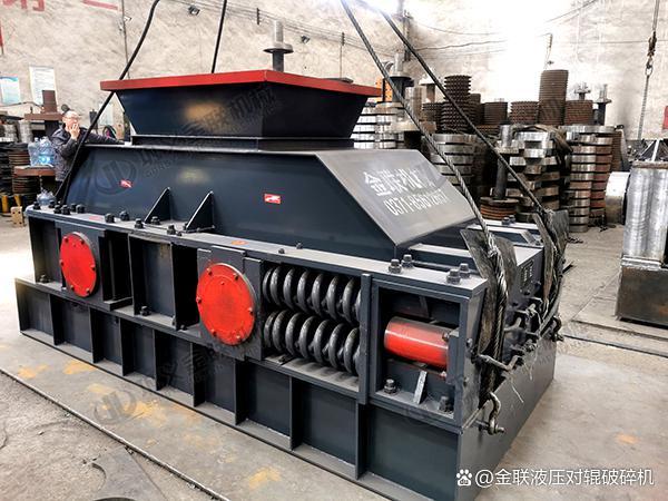 花岗岩对辊制砂机操作注意事项(图1)