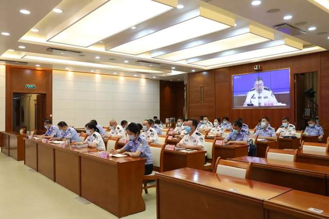 甘肃公安机关打击整治枪爆物品违法犯罪专项行动推进会召开(图2)