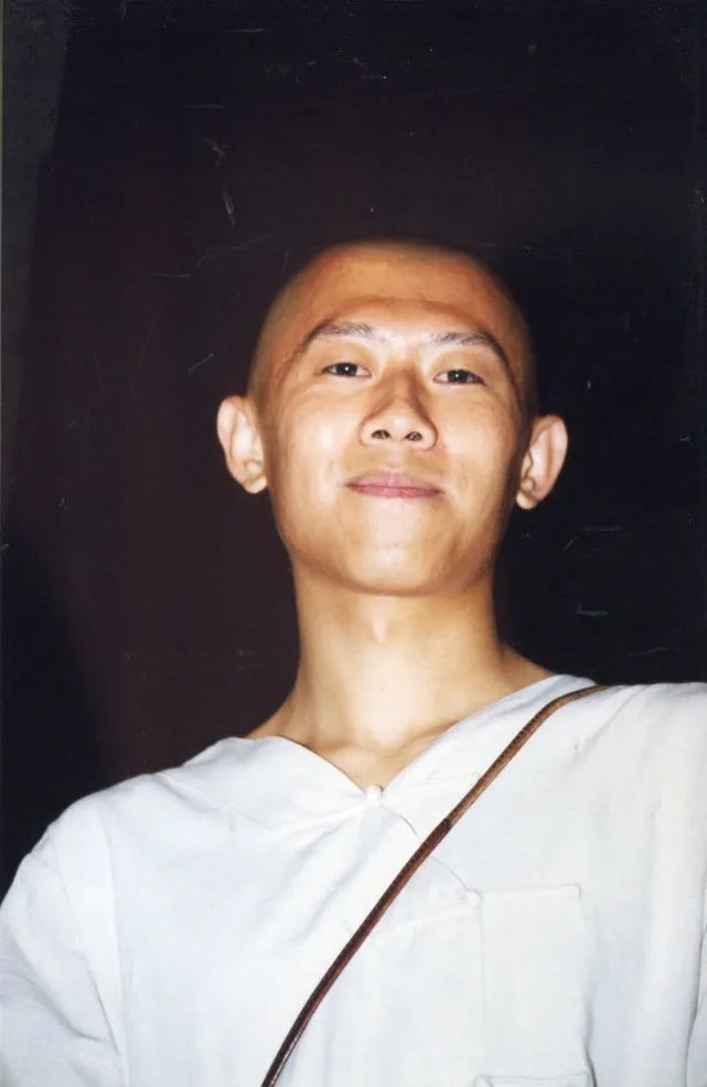 夏雨20年前照片曝光,拿板砖手机帅气十足,当时已和袁泉正式交往(图2) 夏雨20年前照片曝光,拿板砖手机帅气十足,当时已和袁泉正式交往(图2)