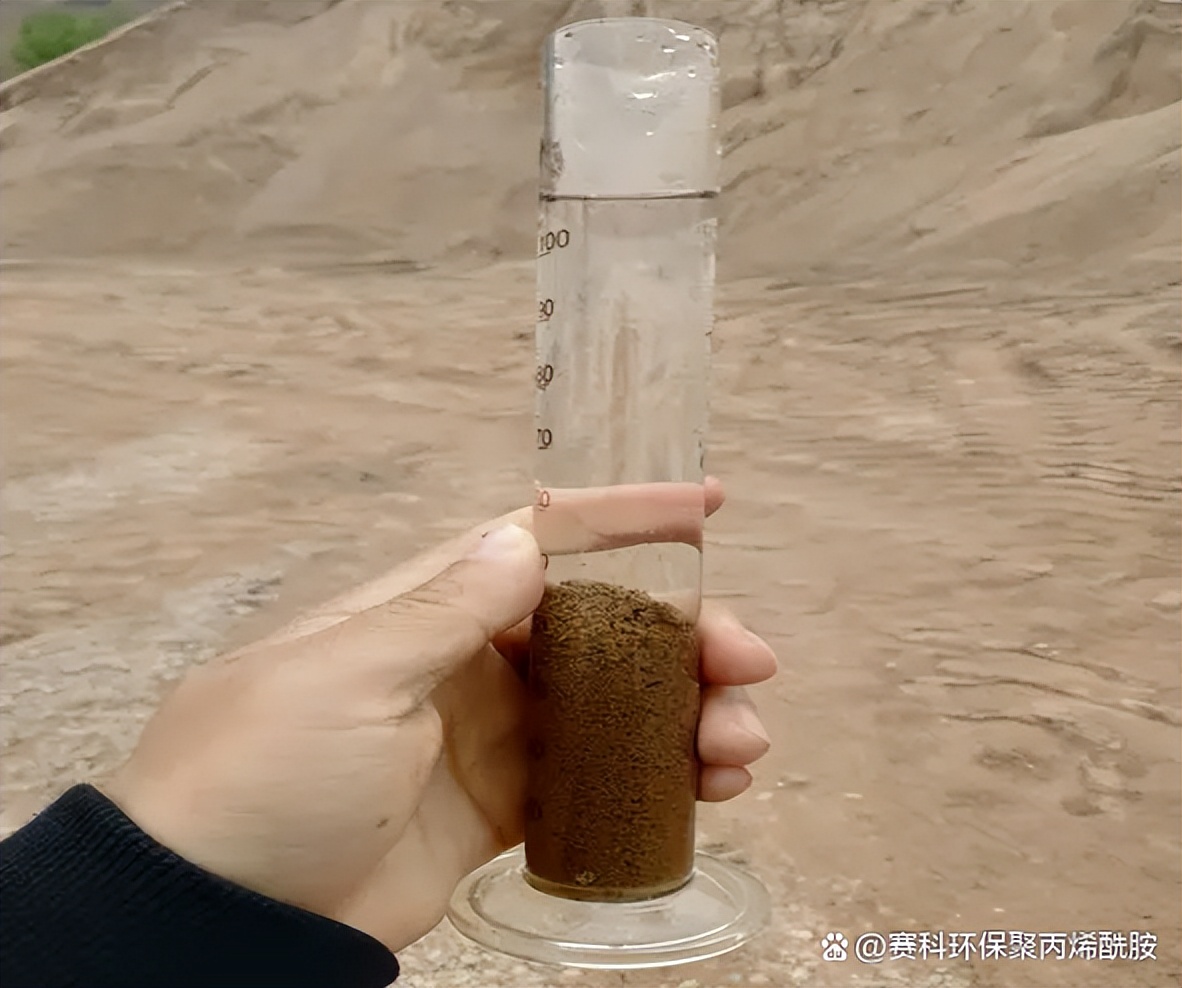 聚丙烯酰胺(PAM）在洗砂厂的应用：洗砂絮凝剂，洗砂沉淀剂(图1)