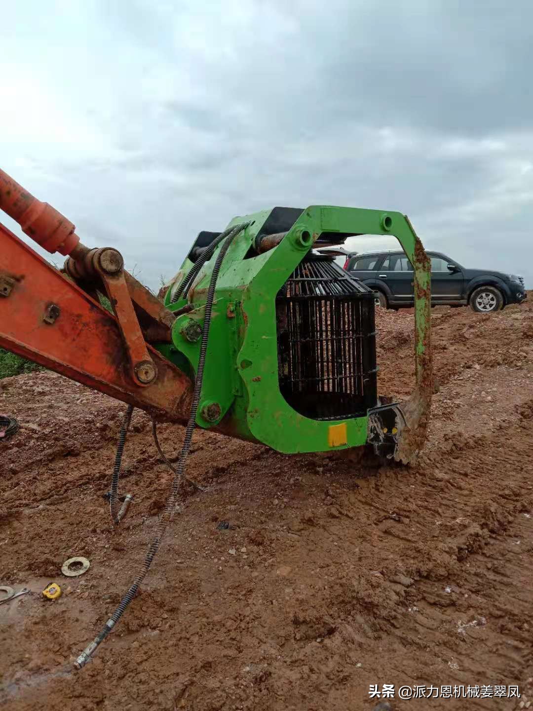 勾机旋转筛分斗土壤改造挖掘机筛分斗挖掘机土壤滚筒旋转筛分斗(图2)