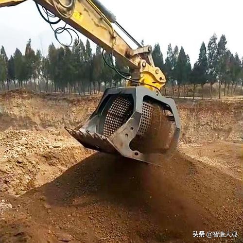 150挖机旋转筛分斗，15吨的旋转洗沙斗，你了解多少(图1)