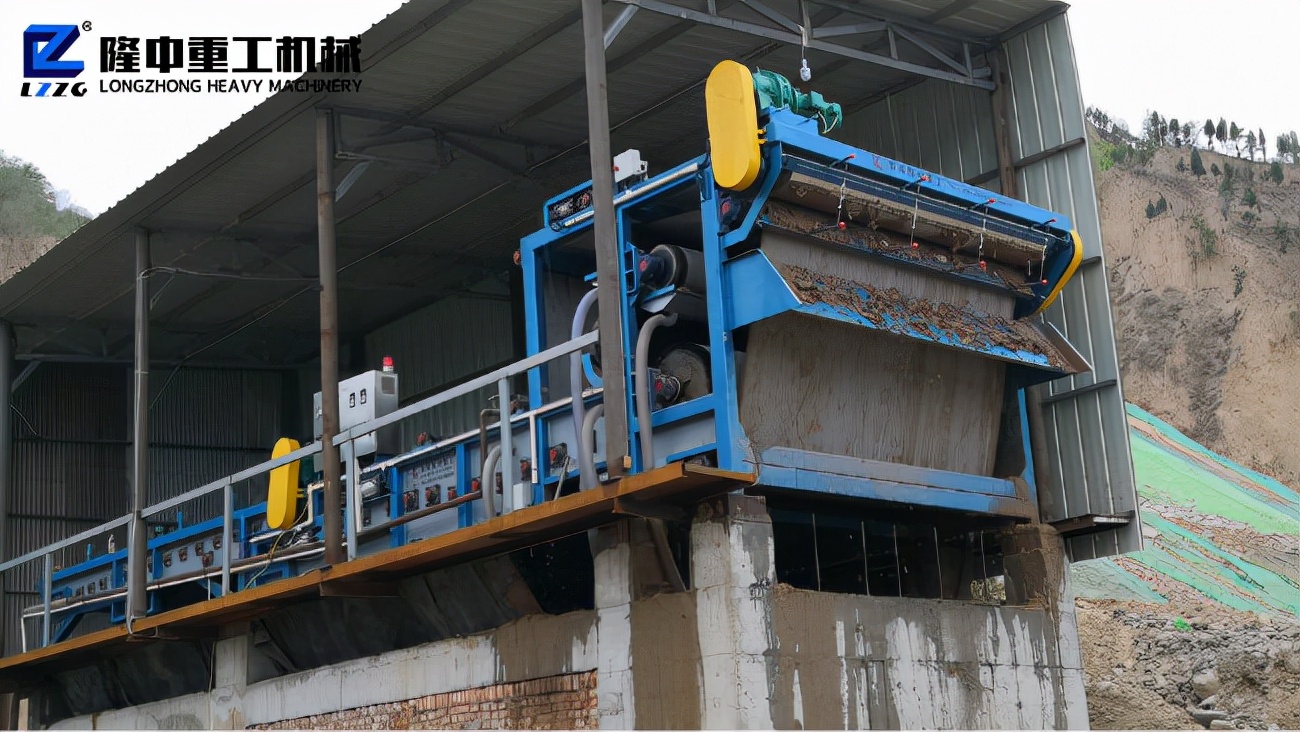 带式污泥过滤机如何工作？(图1)