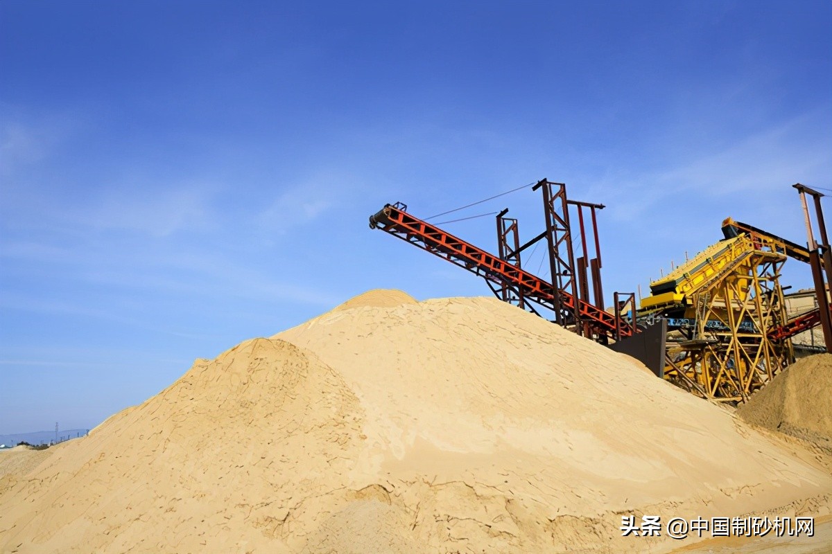 开一个小型人工沙场，要配备哪些设备？20万足够吗？(图1)