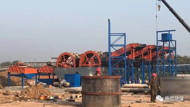 泉州振邦环保在湖北,时产千吨级的骨料水洗生产线已正式投产(图2) 泉州振邦环保在湖北,时产千吨级的骨料水洗生产线已正式投产(图2)