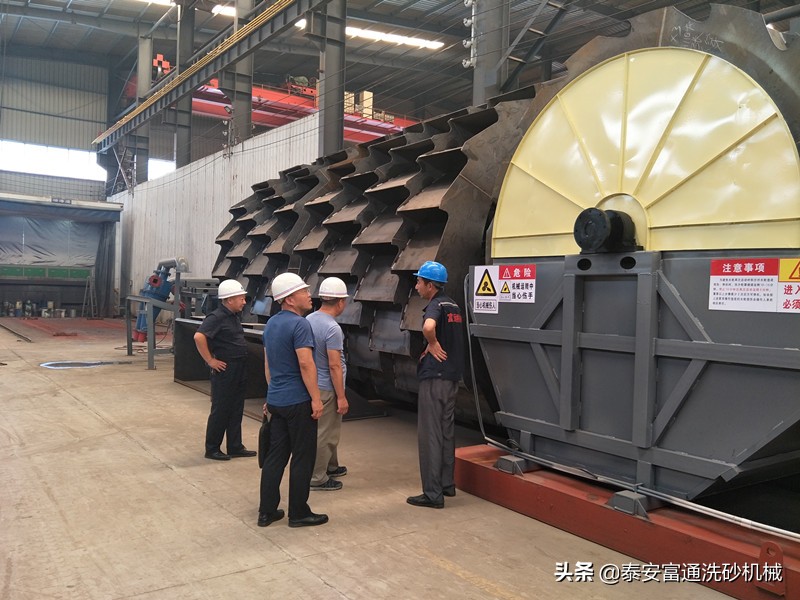 轮斗式洗砂机在制砂生产线中的运用(图2)
