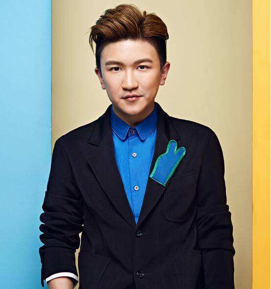 花大价钱雇13个保镖，却无人来接机，网友：红不红心里没点数吗(图2)