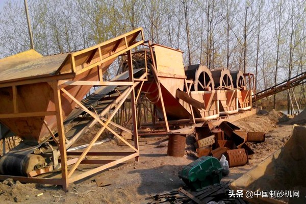 砂石生产线不可缺少的辅助设备——洗砂机(图3) 砂石生产线不可缺少的辅助设备——洗砂机(图3)