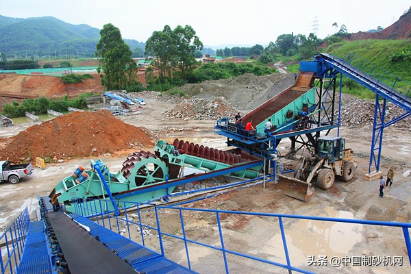 砂石生产线不可缺少的辅助设备——洗砂机(图4) 砂石生产线不可缺少的辅助设备——洗砂机(图4)