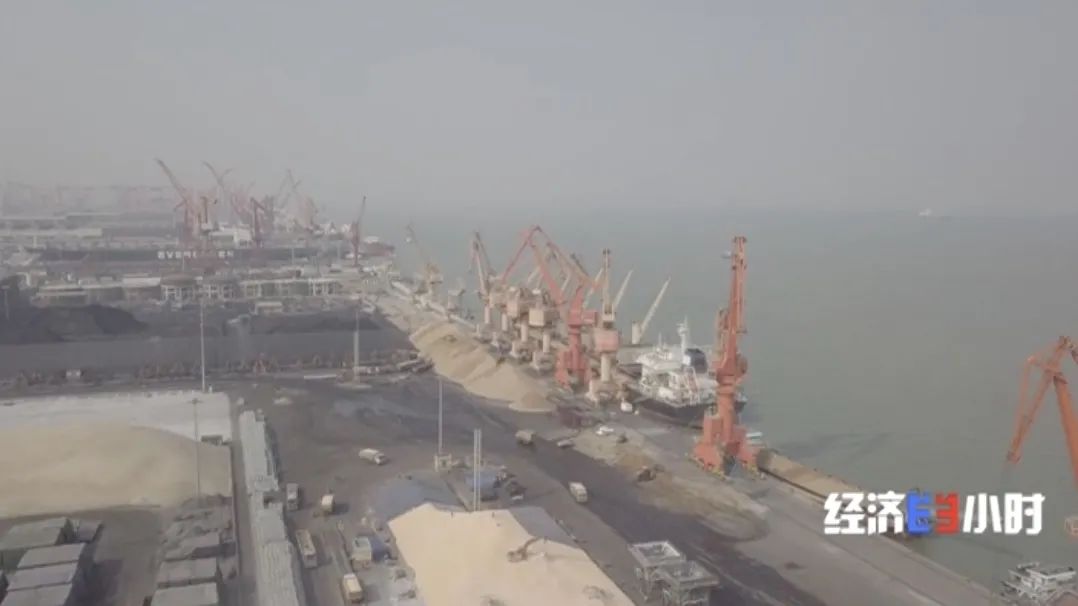 真“点石成金”了？小小砂石，价格连涨！工地都得停工！咋回事？(图11)