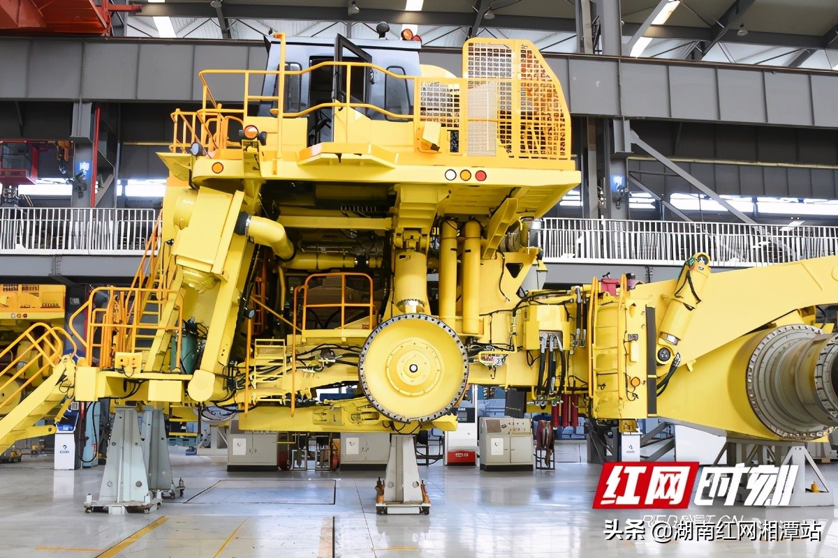 全国首台!湘电集团力推百吨级纯电力矿用车(图2) 全国首台!湘电集团力推百吨级纯电力矿用车(图2)