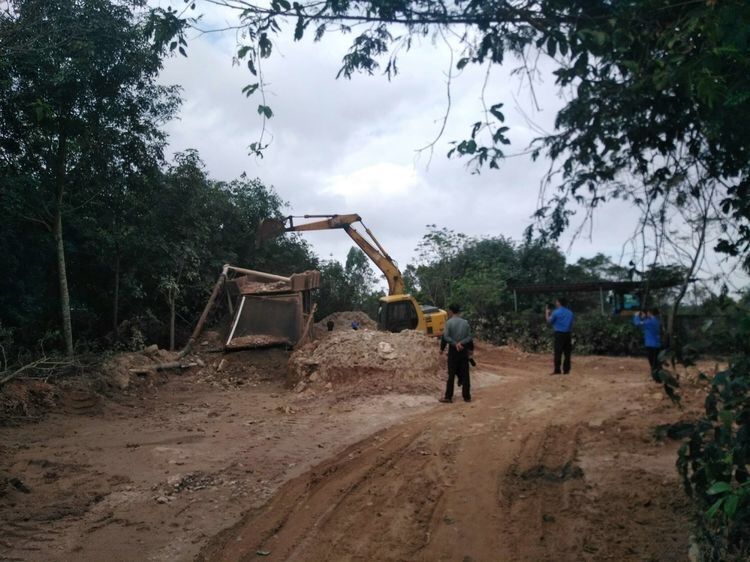 临高县加来农场采取强有力措施，捣毁多个洗砂点(图1)