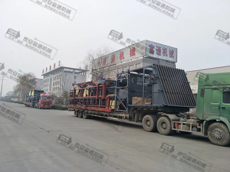 【最新改版】轮式洗砂机,洗净度高,产量大!(图2) 【最新改版】轮式洗砂机,洗净度高,产量大!(图2)