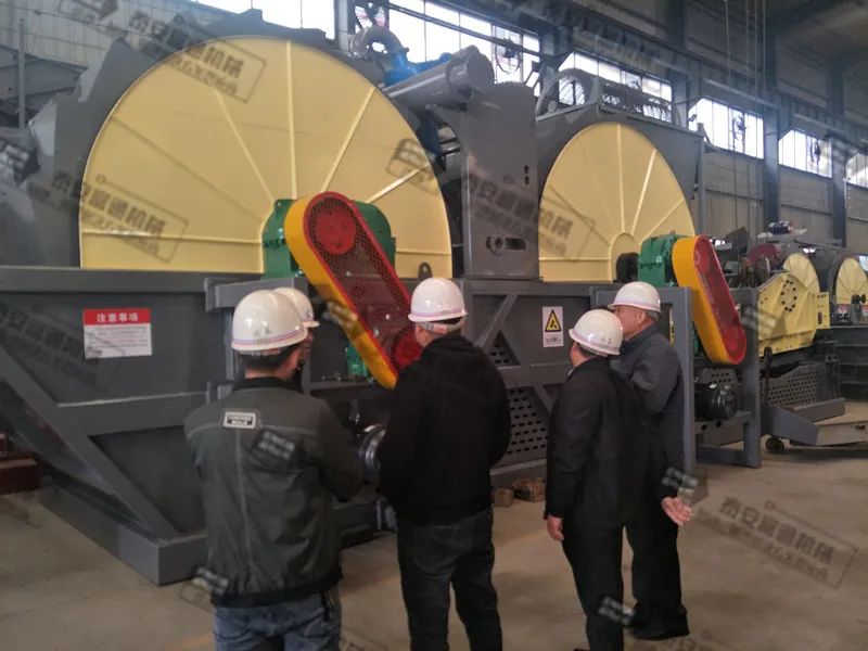 【最新改版】轮式洗砂机,洗净度高,产量大!(图3) 【最新改版】轮式洗砂机,洗净度高,产量大!(图3)