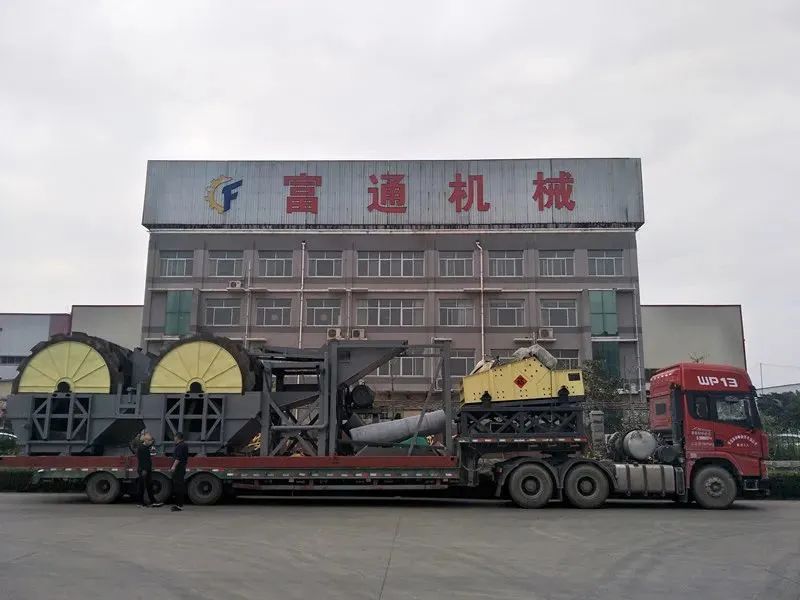 【最新改版】轮式洗砂机,洗净度高,产量大!(图9) 【最新改版】轮式洗砂机,洗净度高,产量大!(图9)