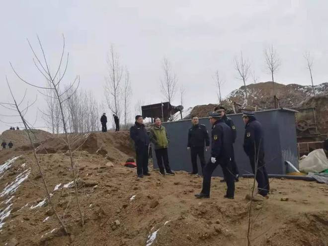 泰安这个地方“出手”了,打击取缔8处洗砂场,现场摧毁洗砂机!(图3) 泰安这个地方“出手”了,打击取缔8处洗砂场,现场摧毁洗砂机!(图3)