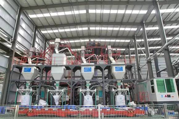 捋一捋南方路机的2015!这十款大型建筑类设备让你惊羡不已!(图3) 捋一捋南方路机的2015!这十款大型建筑类设备让你惊羡不已!(图3)