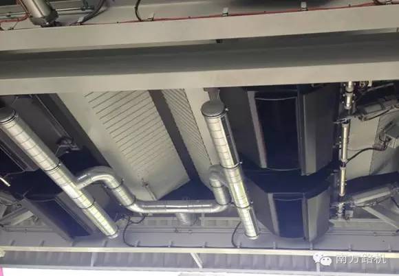 捋一捋南方路机的2015!这十款大型建筑类设备让你惊羡不已!(图13) 捋一捋南方路机的2015!这十款大型建筑类设备让你惊羡不已!(图13)