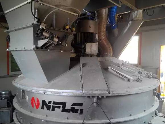 捋一捋南方路机的2015!这十款大型建筑类设备让你惊羡不已!(图17) 捋一捋南方路机的2015!这十款大型建筑类设备让你惊羡不已!(图17)