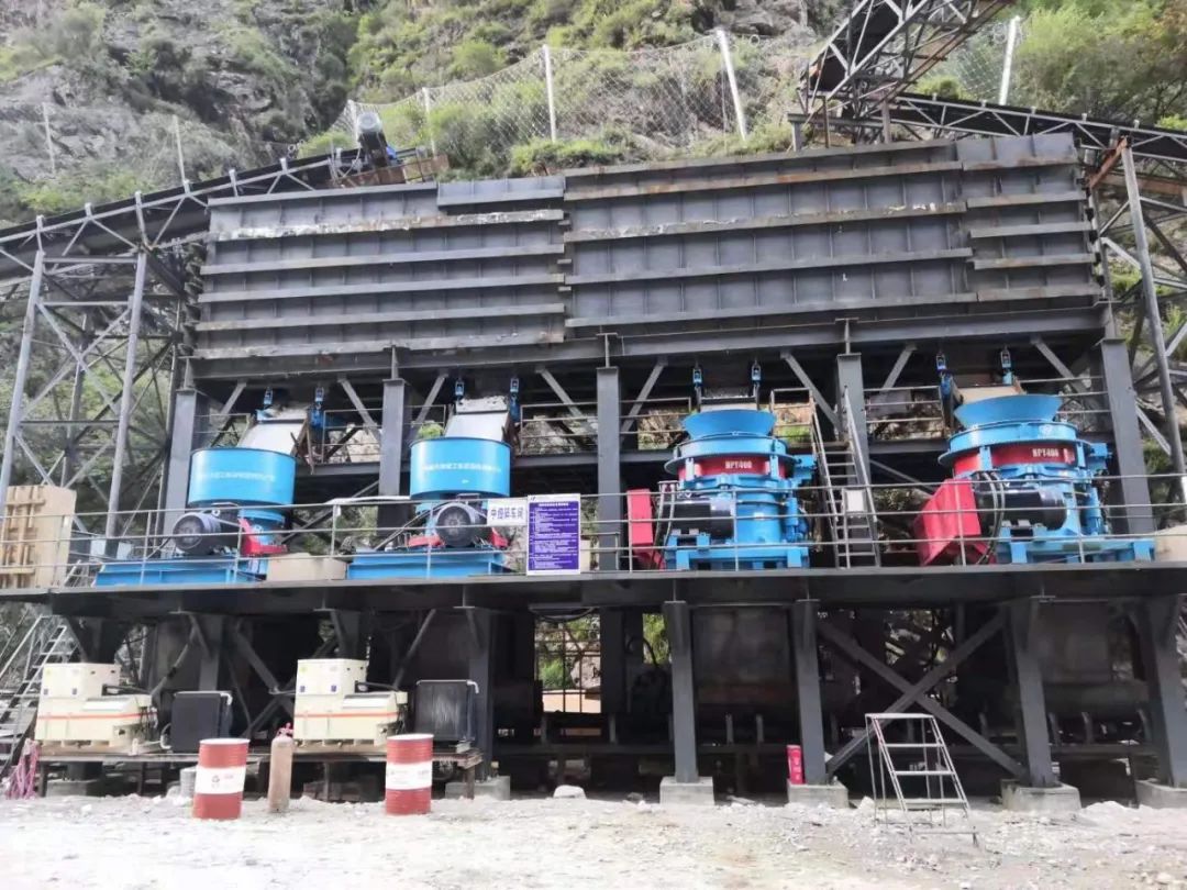 洛阳大华30台设备应用在叶巴滩水电站工程(图1) 洛阳大华30台设备应用在叶巴滩水电站工程(图1)