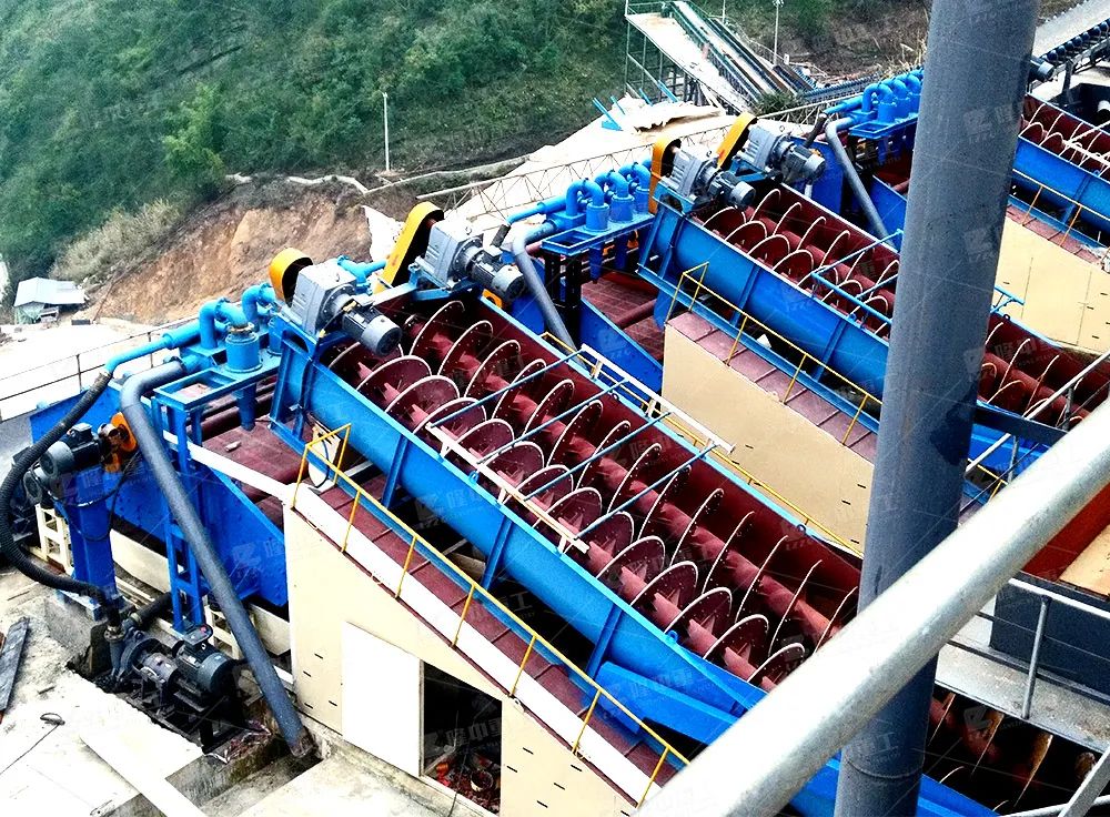 隆中重工洗砂设备,为您搭建水洗砂生产线助力(图5) 隆中重工洗砂设备,为您搭建水洗砂生产线助力(图5)