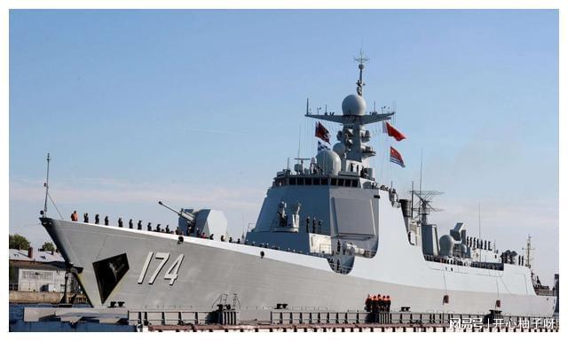 从水面主战力量上来看，2022年中国海军已服役了多少舰艇(图18)