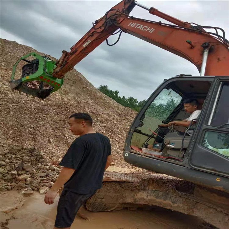 挖机液压旋转鹅卵石筛选筛分斗建筑工地用土石分离筛分斗(图6) 挖机液压旋转鹅卵石筛选筛分斗建筑工地用土石分离筛分斗(图6)