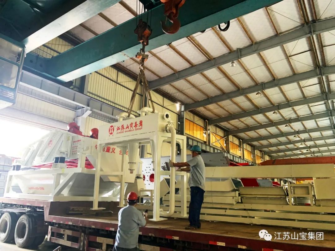 江苏山宝集团：江苏新越沥青精品水洗砂项目设备即将奔赴项目现场(图4)
