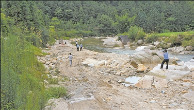 福安溪潭重拳打击非法采砂(图3)