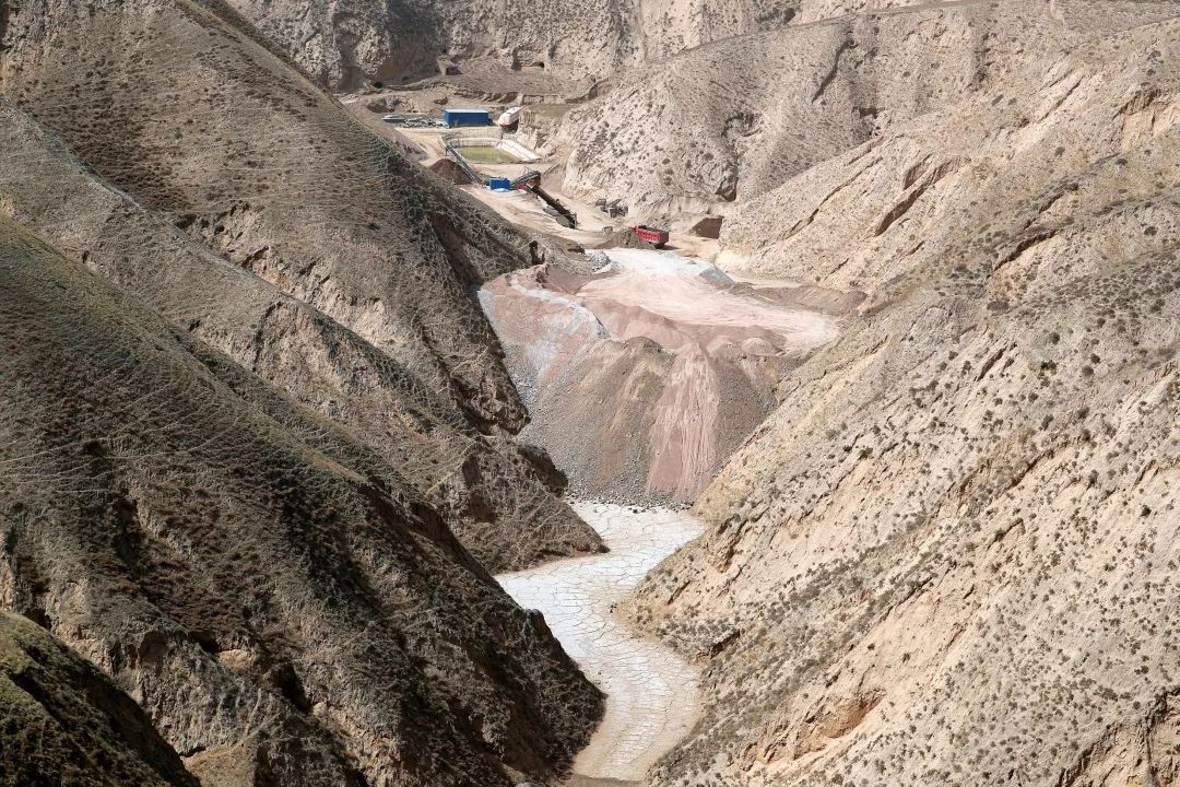 直击甘肃榆中宛川河砂石料开采乱象宛川河道采砂场整顿如旧为哪般(图12)
