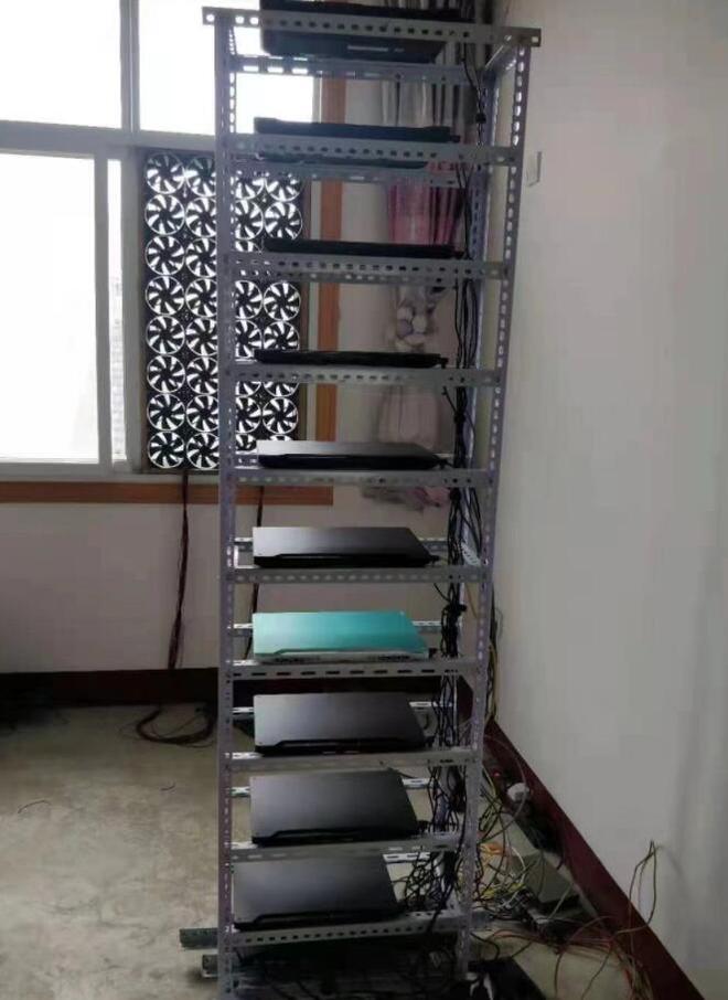 加密货币挖矿风潮依旧持续:矿工甚至直接使用笔记本挖矿(图1) 加密货币挖矿风潮依旧持续:矿工甚至直接使用笔记本挖矿(图1)