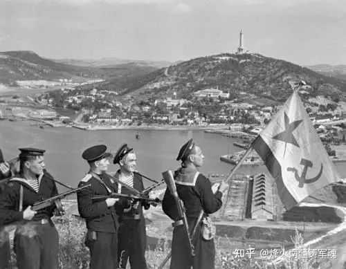 刘伯承指挥，七天从潍坊打到青岛，苏军大冬天不盖被子，撤离大连时，留下了所有火炮​(图3)