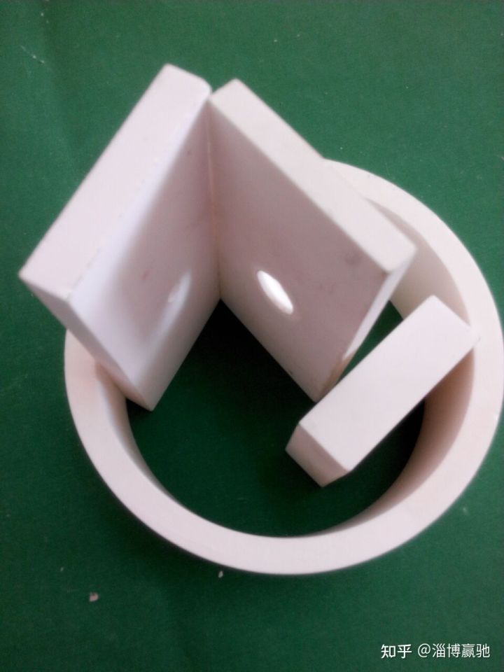 耐磨陶瓷衬板简介(图1)