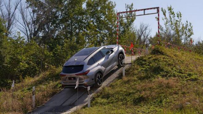 非铺装过把瘾！头戴皇冠的陆放也能下得荒蛮(图27)