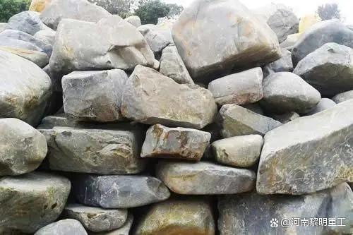 青石制砂需要水洗吗?用什么设备洗砂?(图1) 青石制砂需要水洗吗?用什么设备洗砂?(图1)