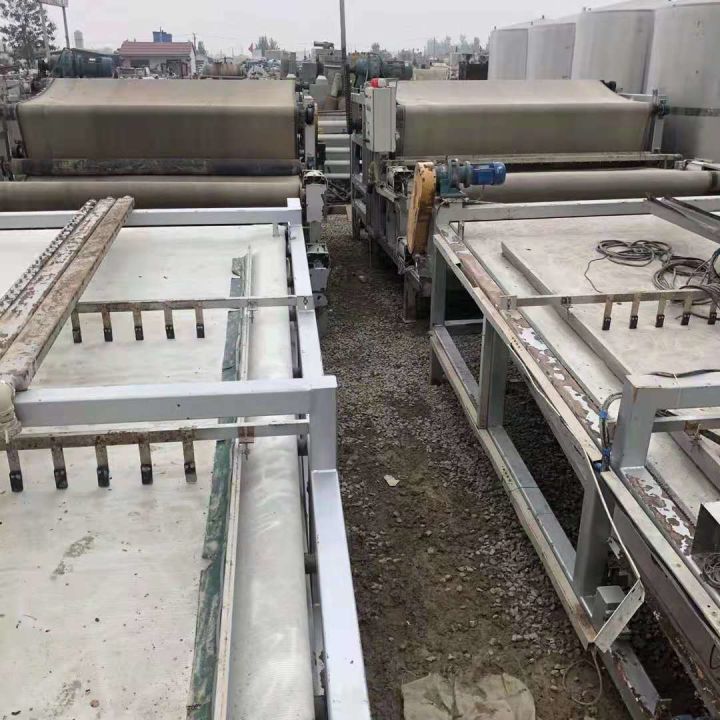 二手洗砂带式压滤机出售，二手污泥污水带式过滤机现货，型号齐全(图1)