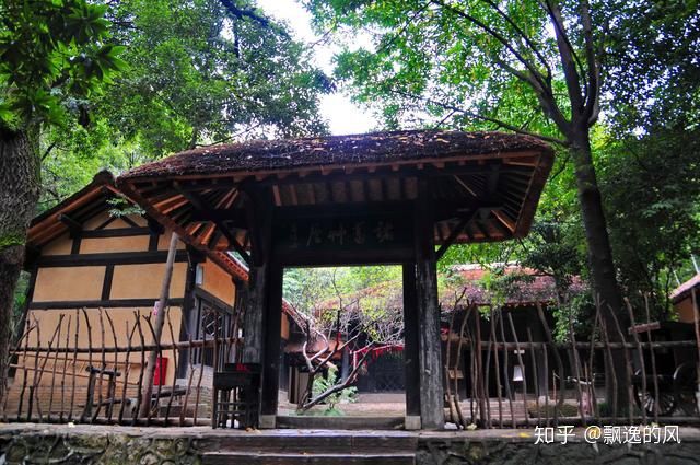 支持襄阳隆中的河南、南阳地方志(图1)