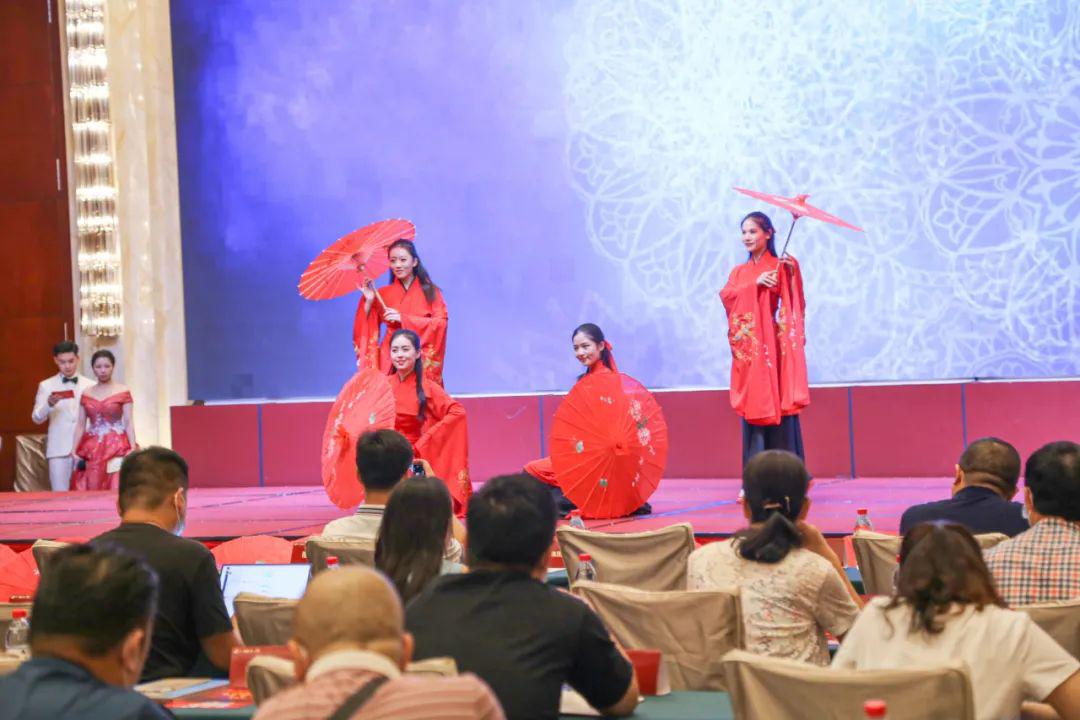 武汉站|古隆中景区“2021·隆中红”秋、冬季旅游产品发布会成功举办!(图11) 武汉站|古隆中景区“2021·隆中红”秋、冬季旅游产品发布会成功举办!(图11)