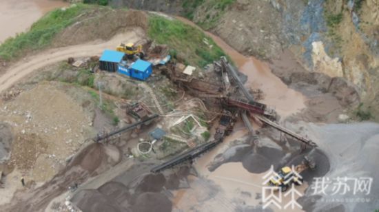 镇江丹徒暗藏非法洗砂场废水竟被偷排上山(图2)