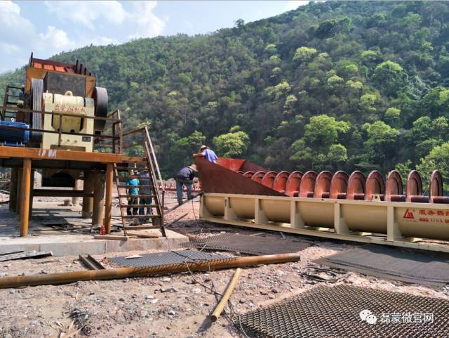 【磊蒙资讯】云南制砂洗沙生产线安装现场进展顺利(图2)